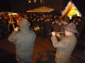 Am Abend ist der Adventmarkt sehr gut besucht