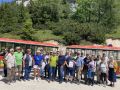 Gruppenfoto vor dem Bummelzug