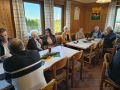 Vor Beginn der Versammlung