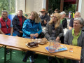 Beim theoretischen Teil wurden Kuchen und Säfte serviert